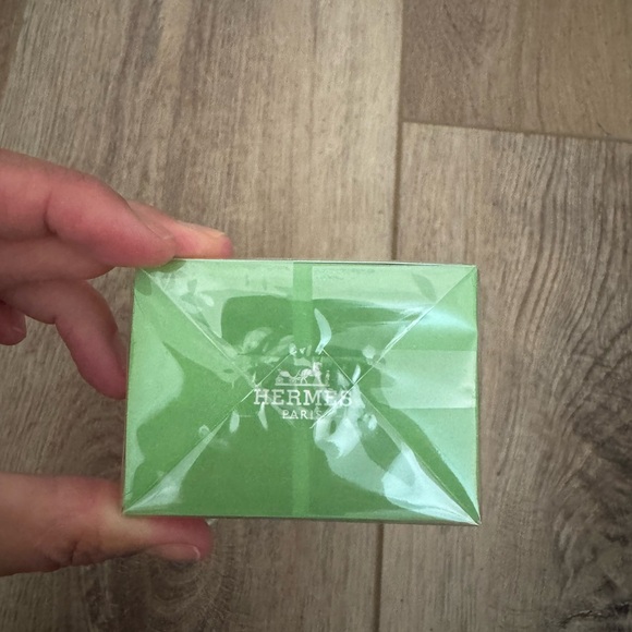 Hermes Un Jardin sur le Nil Moisturizing body lotion 200ml 6.5 FL Oz - Picture 8 of 8